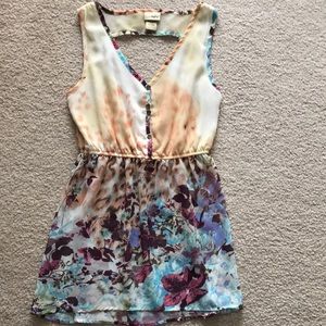 Multicolor Daytrip Floral Tank - Size X-Small $6